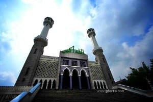 Adab-Adab Ketika Di Masjid